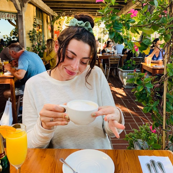 Meet your Posher, Justine - Picture 1 of 1